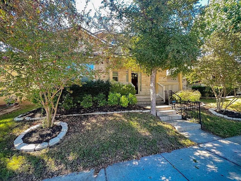 921 Heritage Springs Trl — Photo 2