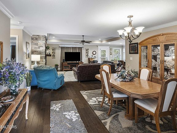 3rd image of 511 Conner Ln