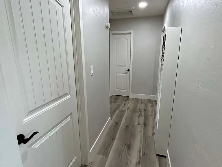 4149-4156 Wabash Ave #4153 — Photo 3