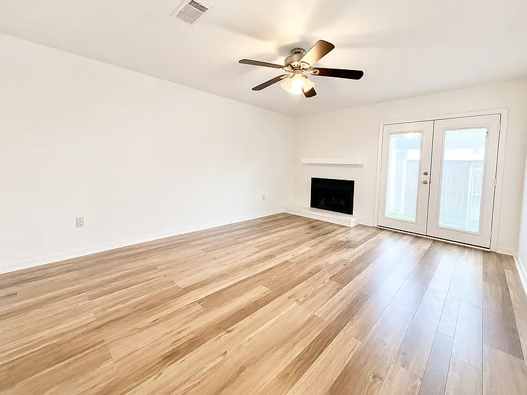 6212 Stumberg Ln #308 — Photo 4