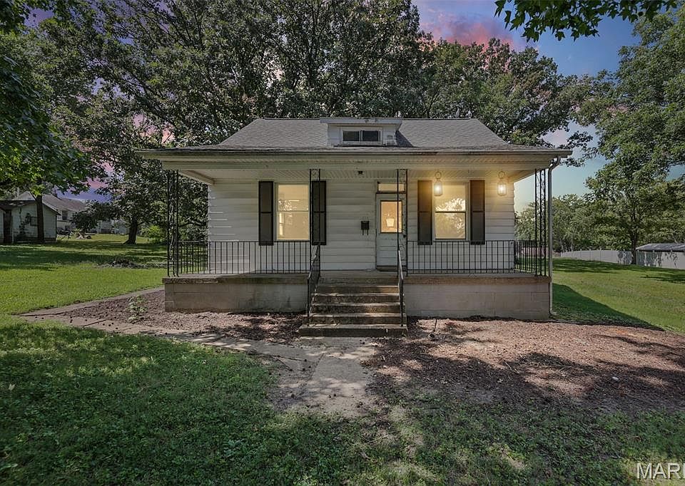 1st image of 215 N Herman St