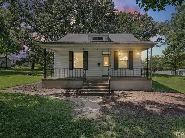 215 N Herman St, Lebanon, IL 62254