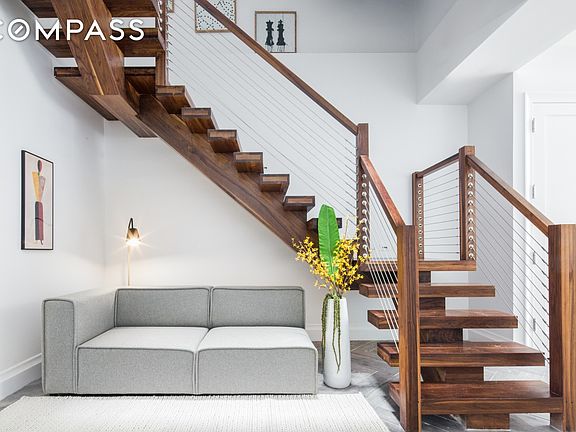 5th image of 40 Saint Johns Pl