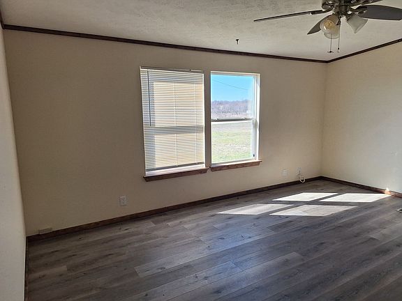5th image of 242 Deer Valley Ln