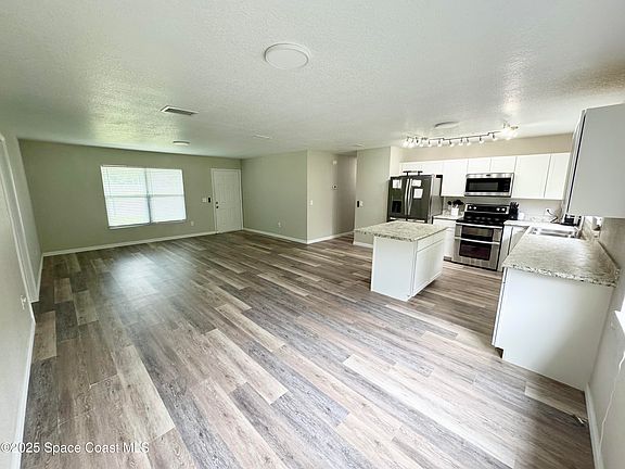 4th image of 1259 Cambo Ct NE