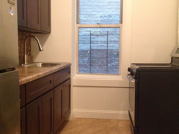 5th image of 82 Wadsworth Ave APT 21