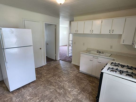 2nd image of 535 W 10th St