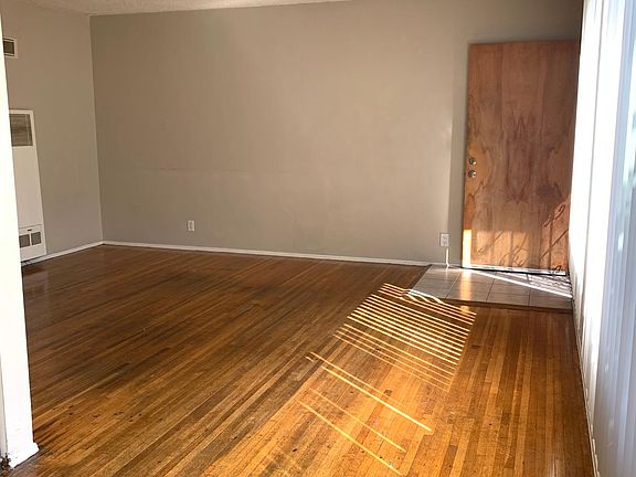 3rd image of 1020 E 2nd St Unit 7