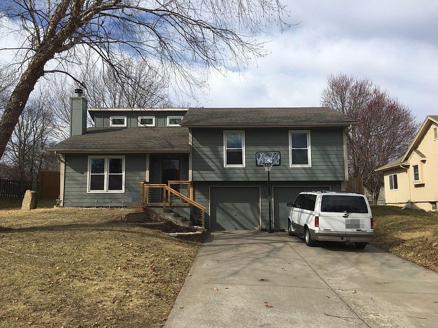 1st image of 112 SE Bristol Dr