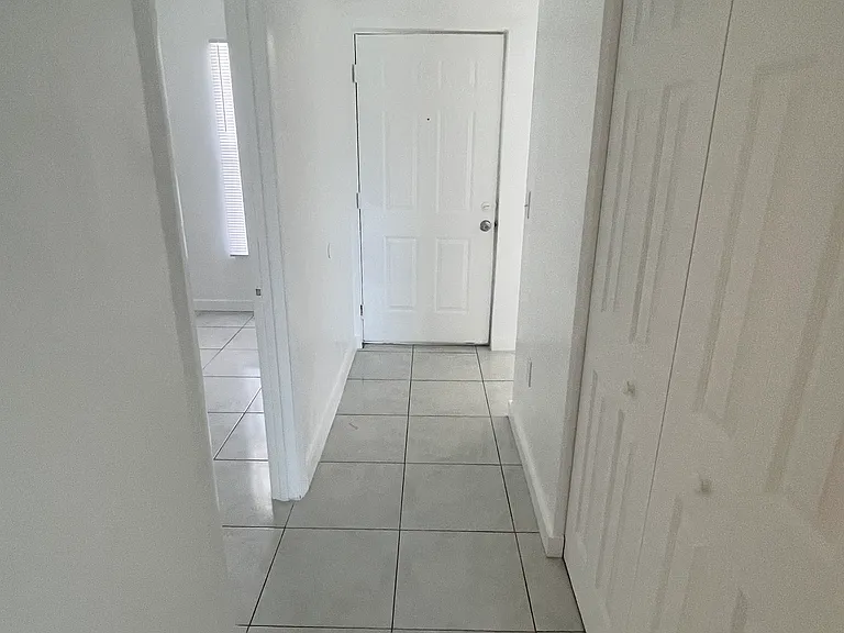 1011 Clearmont St NE #105 — Photo 12