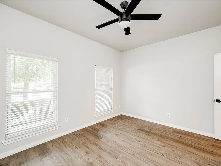 2401 Marshall Trl — Photo 19