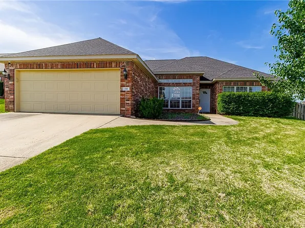 330 Halleck Coach Rd, Centerton, AR 72719