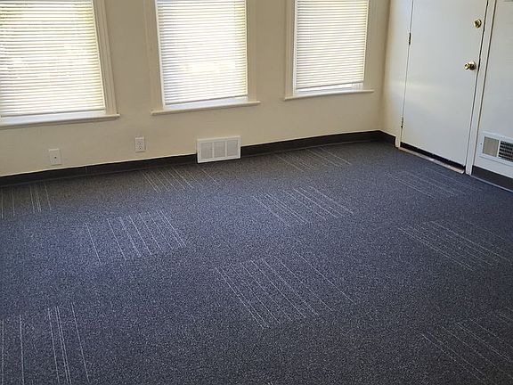 4th image of 806 Dousman St #C