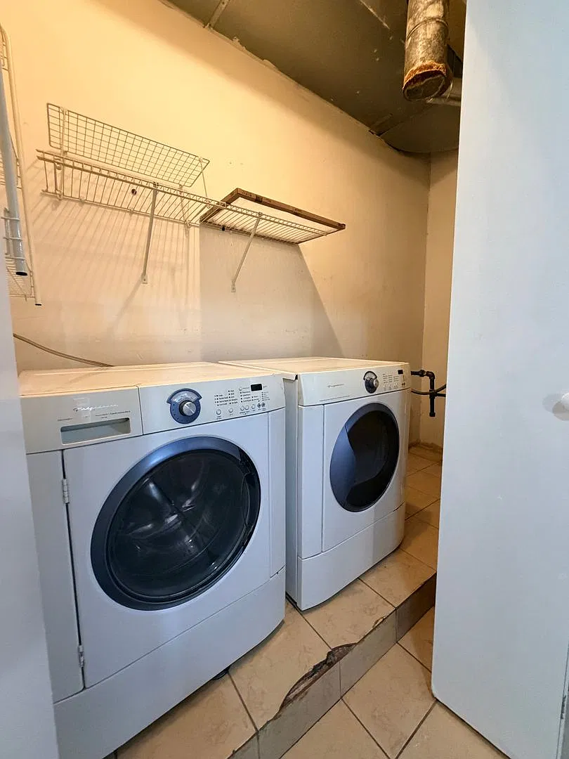 Nebraska Apartments — Photo 4