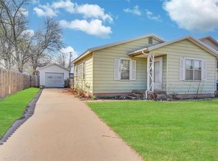 720 W 2nd St, Elk City, OK 73644