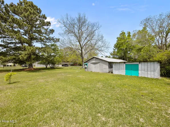 401 Neuse St, Oriental, NC 28571