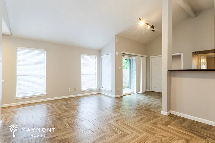 22403 Tree House Ln — Photo 3