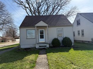 6158 Helen St, Garden City, MI 48135