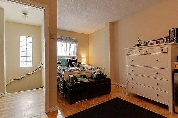 331 Spruce Street Waterloo — Photo 4
