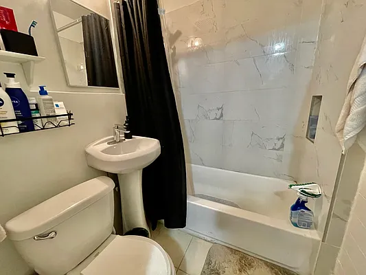 Rented by R New York | media 30