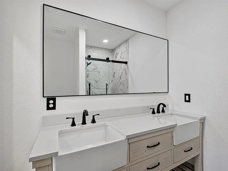 3701 Hutchins St — Photo 30