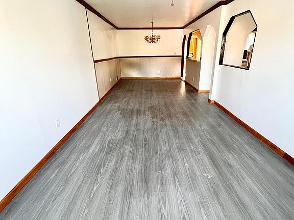 2nd image of 95 Gary Ct #2