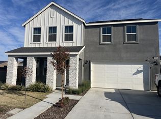 9400 Willow Terrace Dr, Shafter, CA 93263