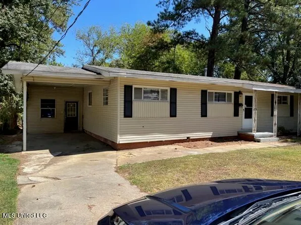 4240 Oakhill Dr, Jackson, MS 39206