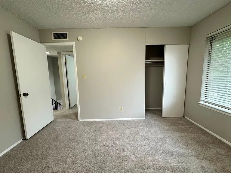 9502 Quail Village Ln — Photo 30