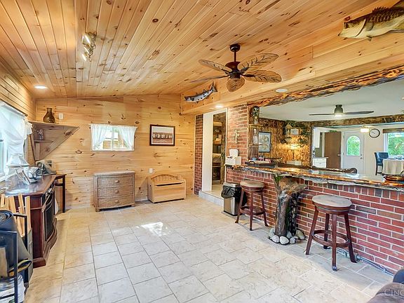 4th image of 9427 Winding Ln
