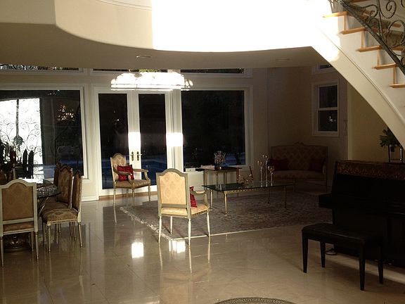 living, entry foyer