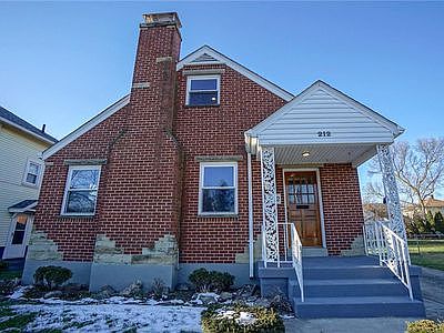 1st image of 212 Cushing Ave