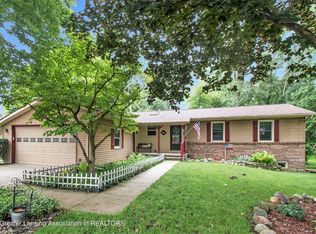 6239 Karen Lee Dr, Lansing, MI