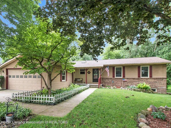 6239 Karen Lee Dr, Lansing, MI 48917