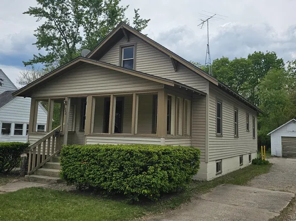 1048 W Wisconsin St, Portage, WI 53901