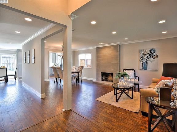 4th image of 3238 Santa Sophia Way