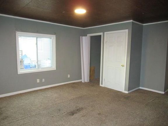 4th image of 2433 E 69th Ter