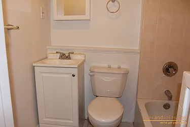 Rented by aptsandlofts.com