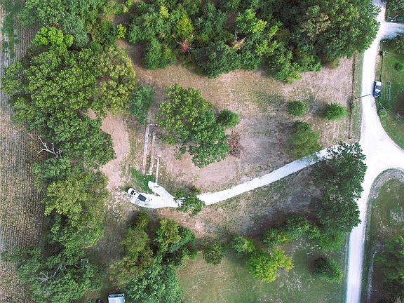 2nd image of 162 Oakwood Dr
