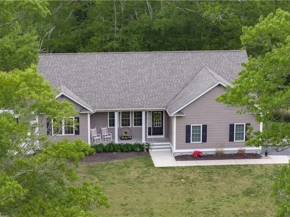 12 Hillside Dr, Charlestown, RI 02813