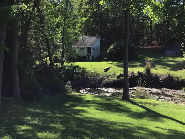 33 Woodhaven Ln, Fairmont, WV 26554