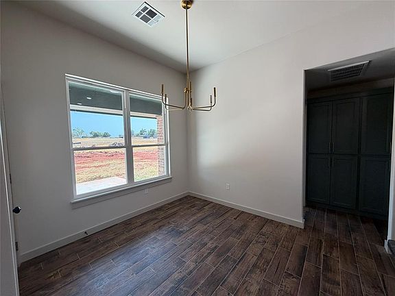 4th image of 2209 Winter Ridge Rd