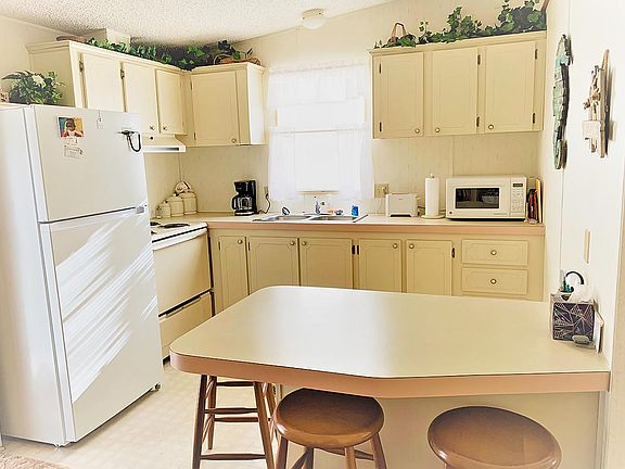 2nd image of 55 Lattice Dr #470