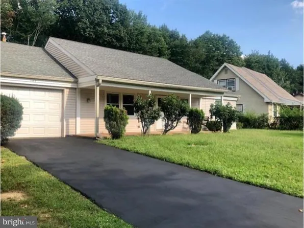 142 Eastbrook Ln, Willingboro, NJ 08046