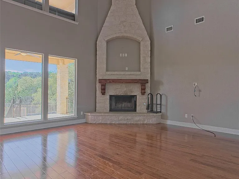 125 Waterford Ln — Photo 8
