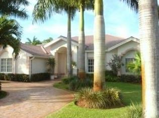 140 Muirfield Cir, Naples, FL 34113