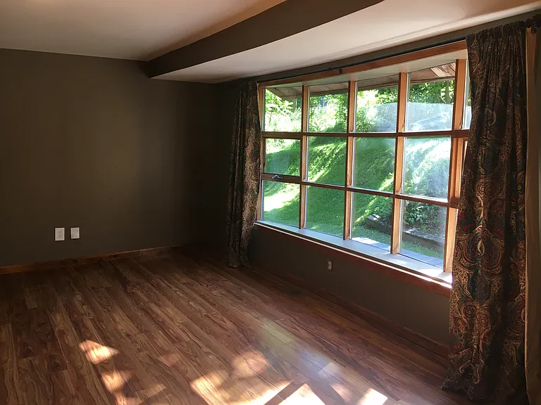 15.5x13.5 bedroom