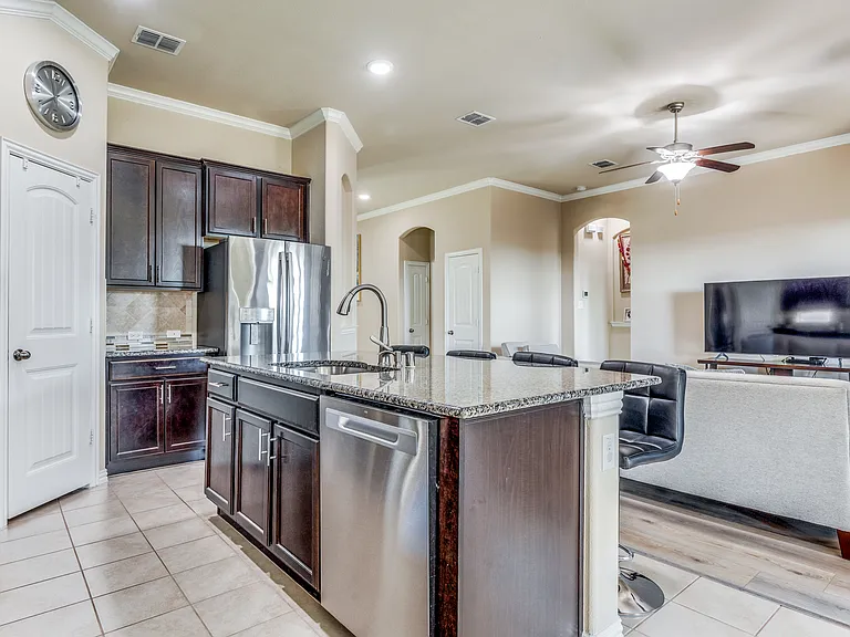307 Eden Dr — Photo 14