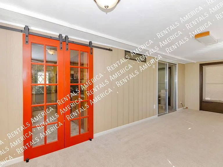 10684 N Stromboli Ave — Photo 11