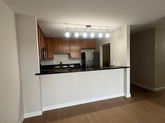 3rd image of 3030 Suncrest Dr Unit 601